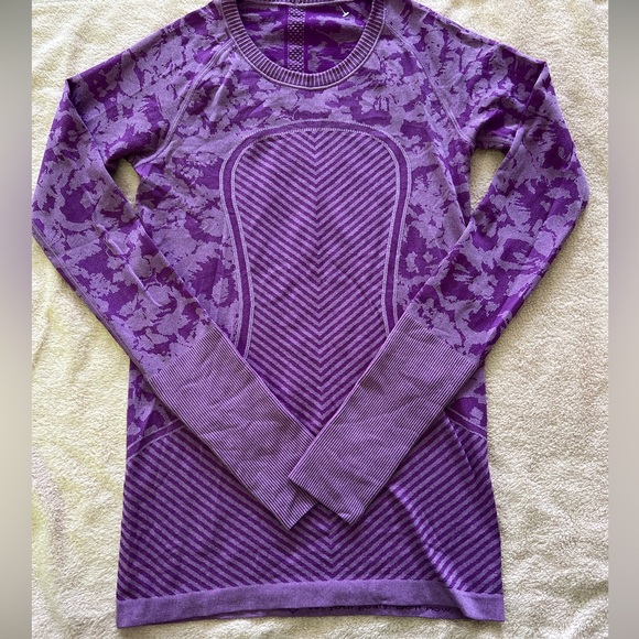 Vintage Y2K Lululemon Patterned Long Sleeve Top - Picture 1 of 8